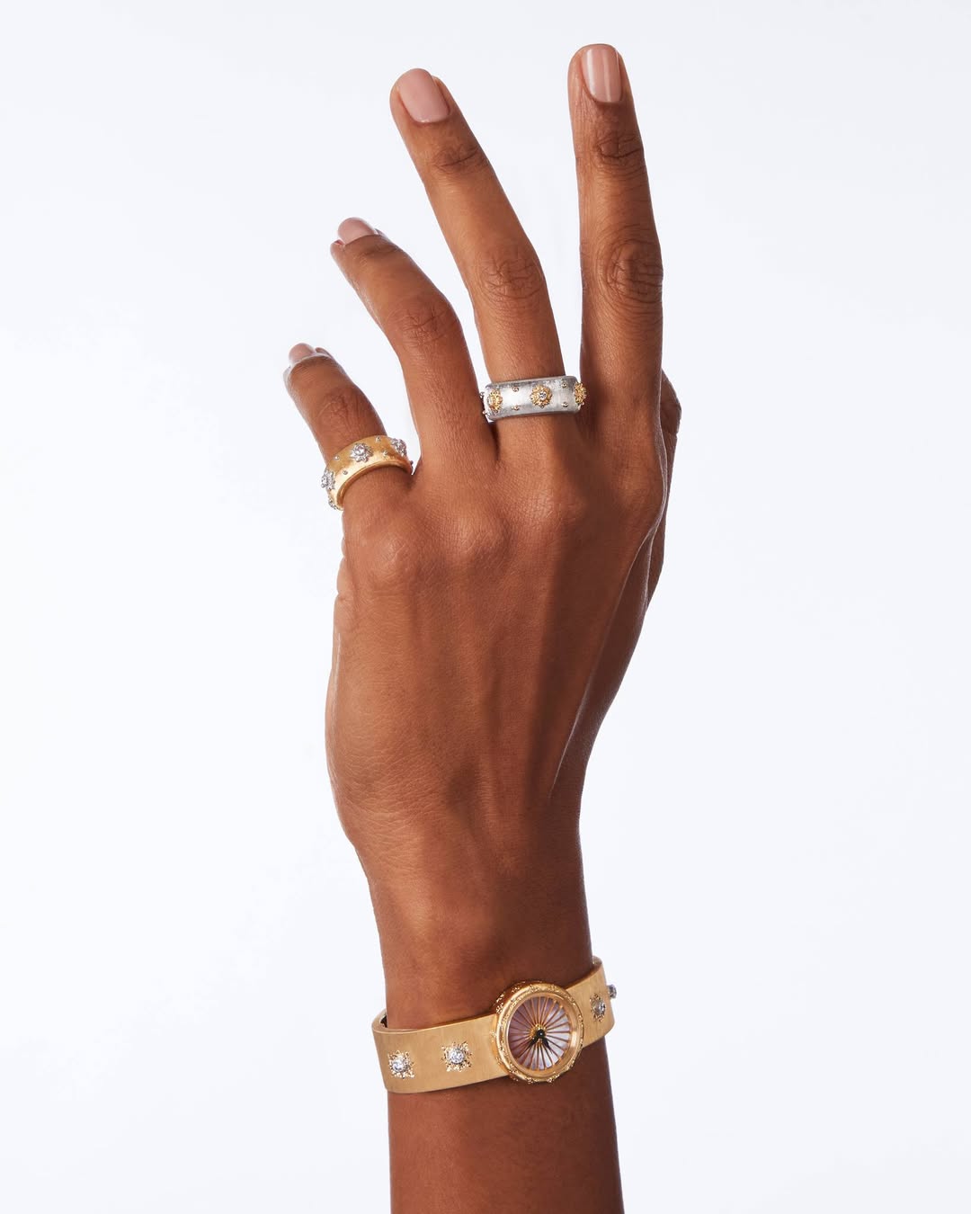 The Macri Collection- a ray of sunshine in your hand.#Buccellati#BuccellatiMacri#BuccellatiWatch