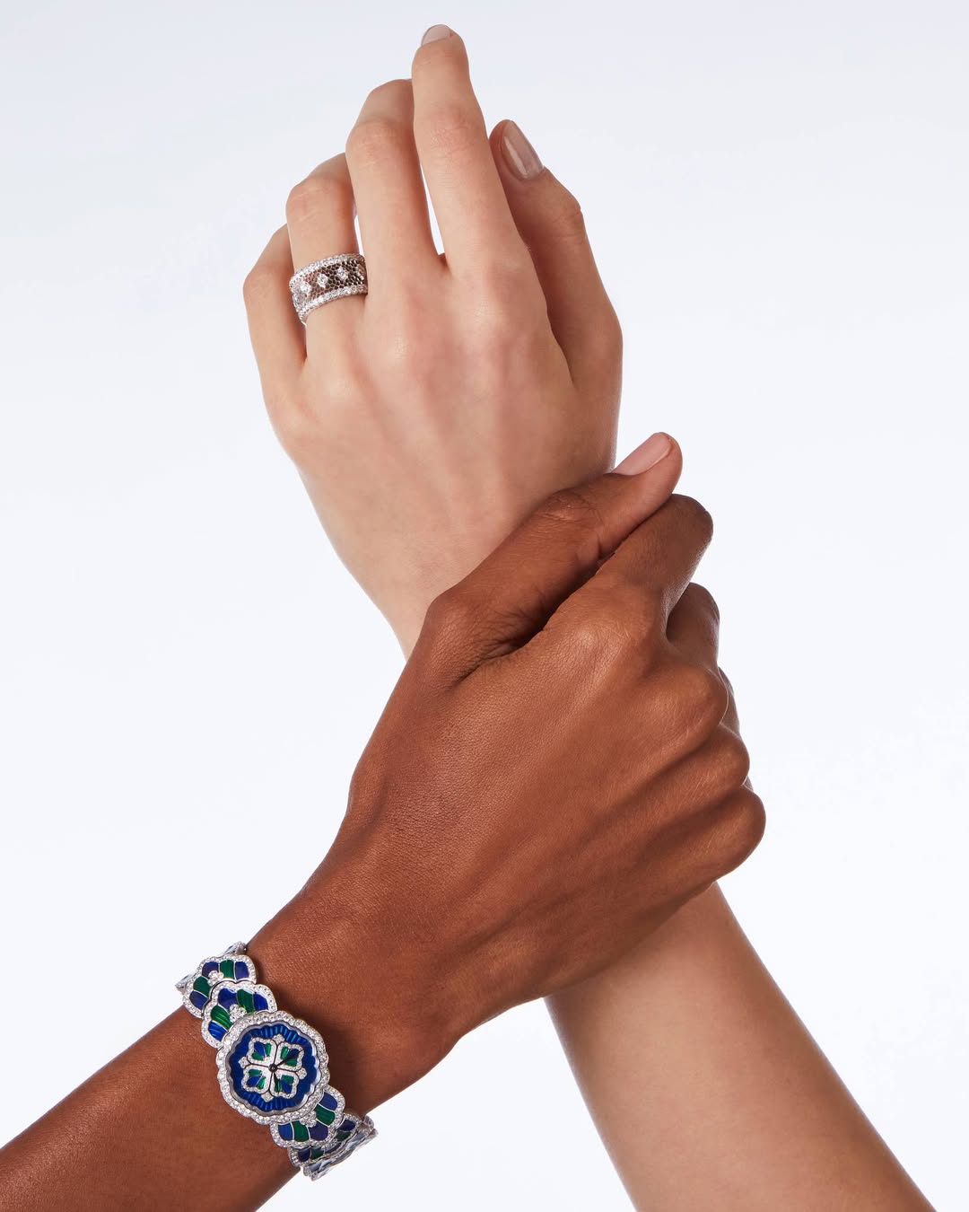 Tulle, as in the light fabric that with its thin threads forms a semi-transparent net. The idea